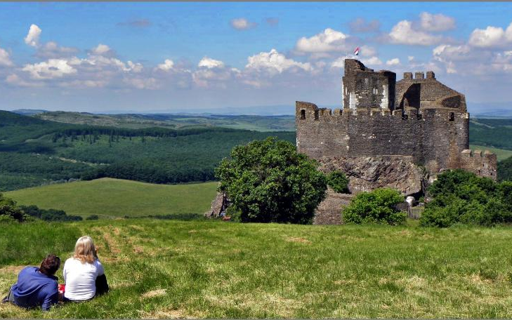 Várszínház Hollókőn