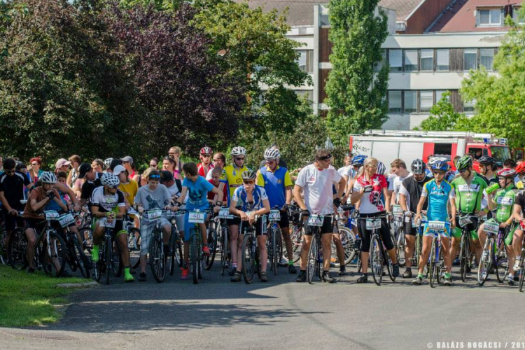 Idén 198-an tekertetek Csányi Attila emlékére