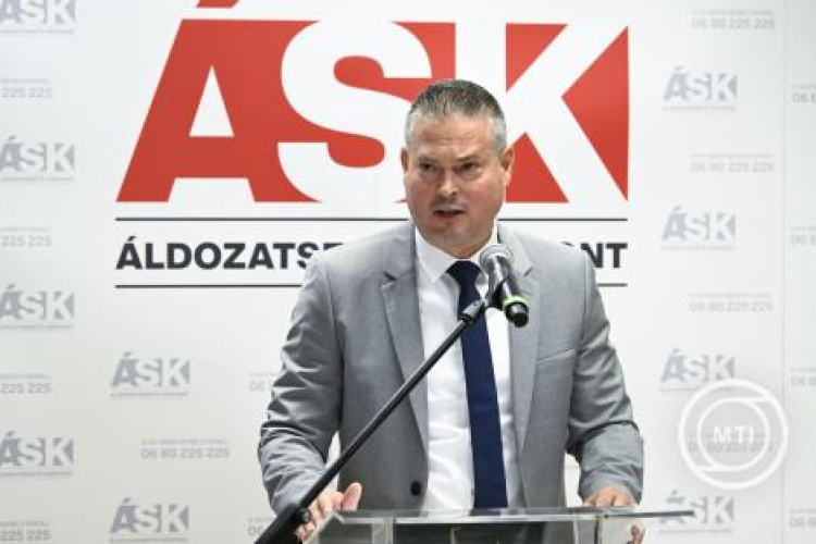 Sára Botond: folyamatosan ellenőrizzük az árréscsökkentés betartását