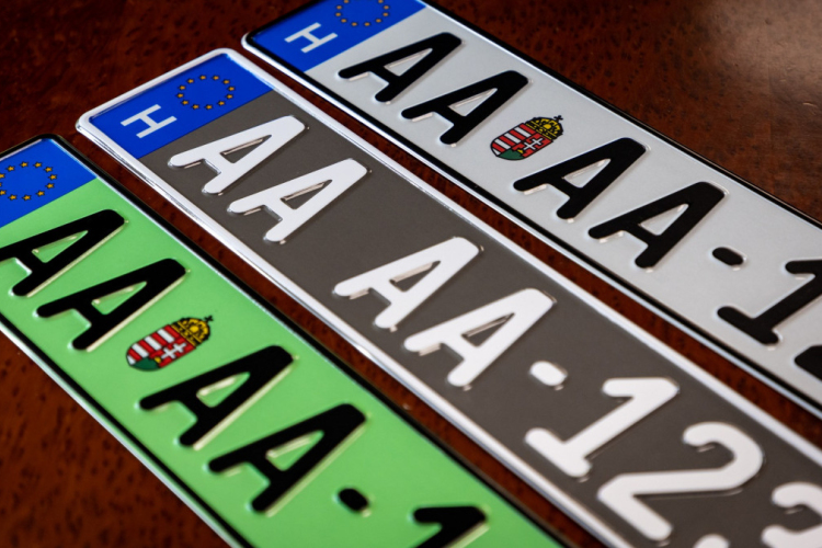 Újabb hírek a zöld rendszámokról - Idei rekordon az elektromos autók eladása