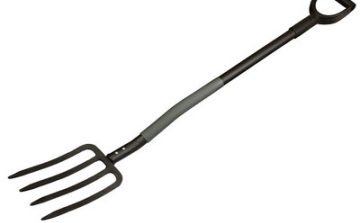 Vasvillával fenyegette haragosát