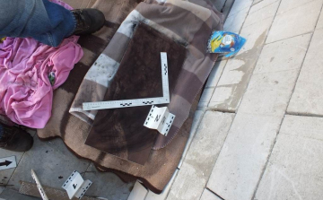 Családi házba tört be