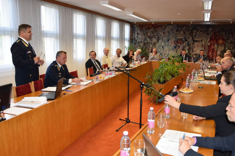 A megyei közgyűlés elfogadta a főkapitány beszámolóját