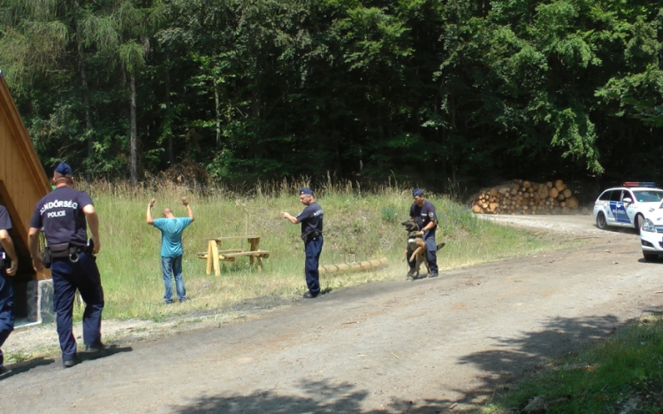 Közös gyakorlat a Mátra lábánál