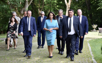 Novák Katalin köztársasági elnök asszony Nógrád Vármegyébe látogatott.