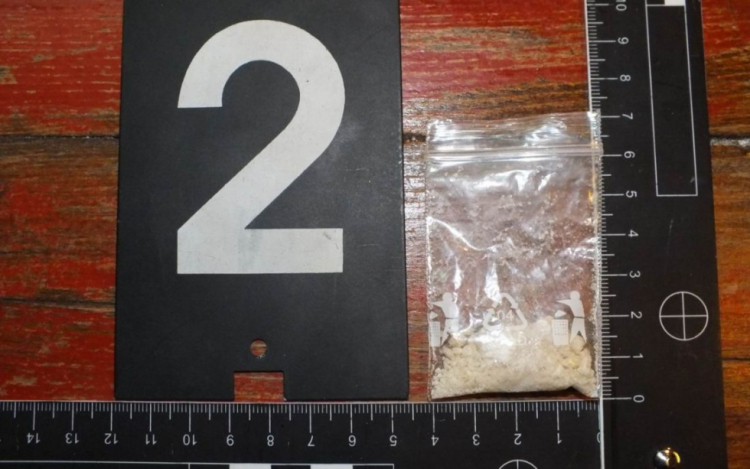 Új pszichoaktív anyagot birtokolt