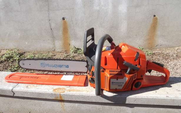 Meglopta nevelőapját