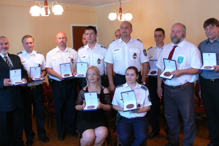 Díjak és emlékplakettek átadása