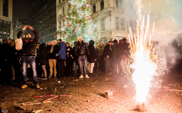 Közlemény! Ha valaki tüzet, bajba jutott embert, állatot lát,
