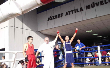 Ökölvívók a salgótarjáni Fő téren