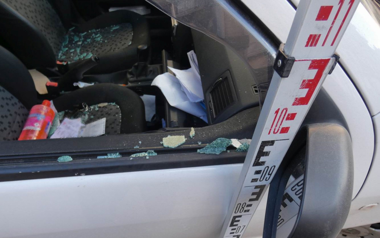 Tisztítószereket és szaloncukrot lopott