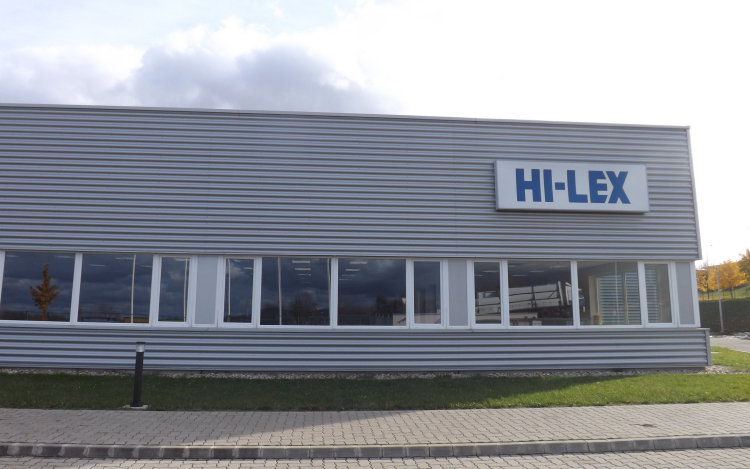 Bővítette kapacitását és új munkahelyeket teremtett a HI-LEX Rétságon
