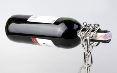 Üres üvegekkel próbáltak csalni