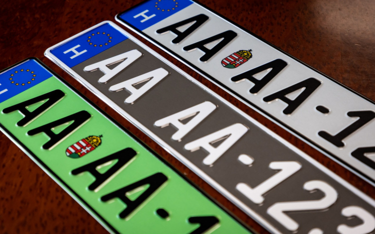 Újabb hírek a zöld rendszámokról - Idei rekordon az elektromos autók eladása