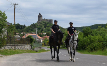 Kutyákkal és lóháton Nógrád megye biztonságáért