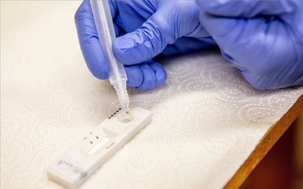  Magyarország élen jár a vakcinaútlevél fejlesztésében