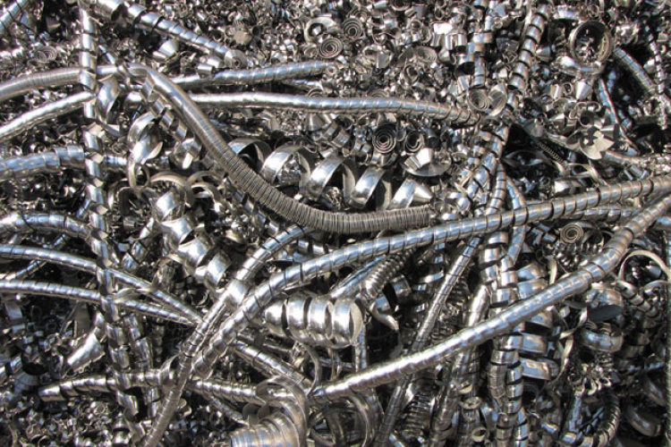 Fémhulladékért törtek be