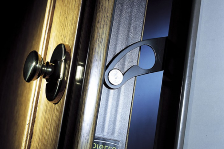 Fészertetőt, kerítést lopott a tini