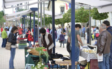 Egyre népszerűbb a termelői piac Balassagyarmaton