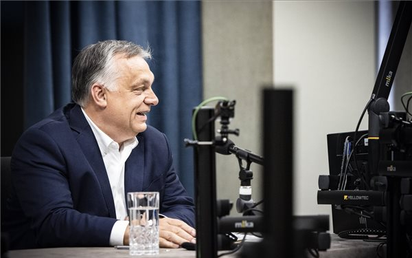 Orbán: a kormány lehetővé teszi a harmadik oltás fölvételét