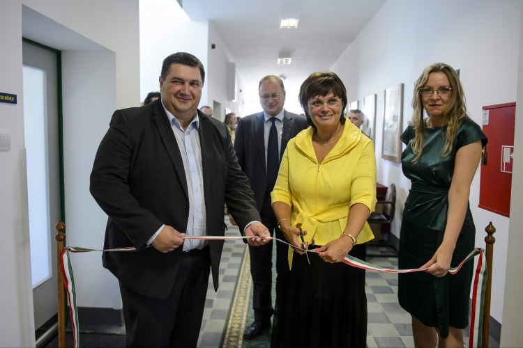 A Nógrád Megyei Levéltár új épületét adták át Salgótarjánban