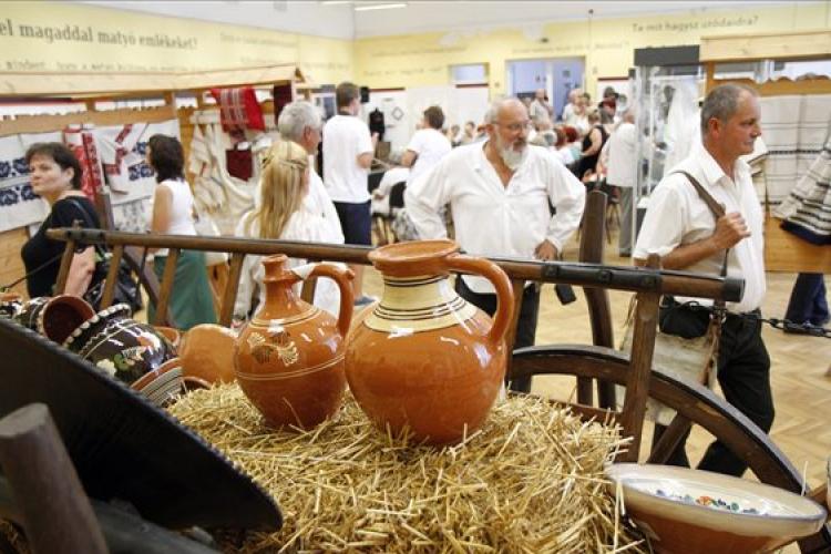 Matyó népművészek remekeinek tárlata
