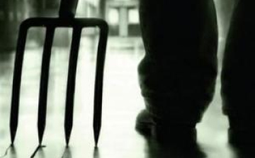 Vasvillával, derékszíjjal támadtak egymásra a közmunkások