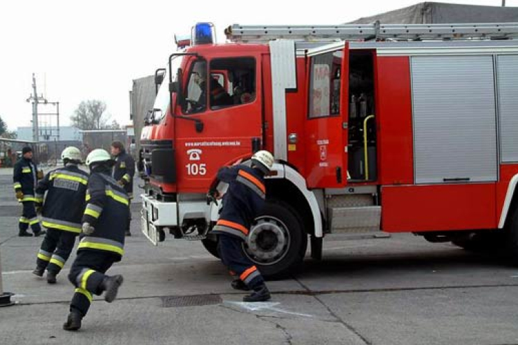 Kigyulladt egy családi ház Terényben, egy embert kórházba vittek