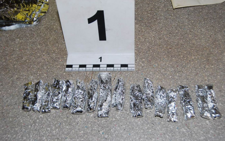 Bódító hatású anyagot adott el