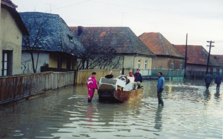 A rabok is segítkeznének a védekezésben