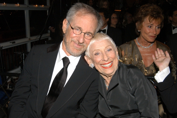 Elhunyt Steven Spielberg édesanyja, Leah Adler zongorista, festőművész