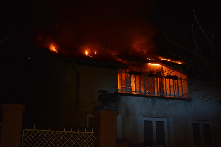 Kigyulladt egy ház tegnap reggel Somoskőújfaluban