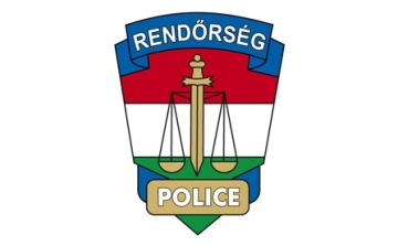 Gépkocsikat törtek fel