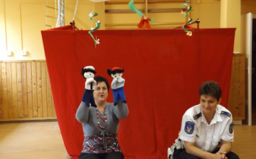 Rendőrök az óvodában