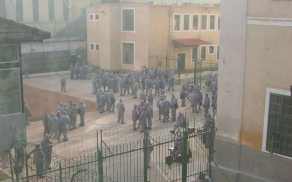 Elítéltek támogatják a gyerekeket