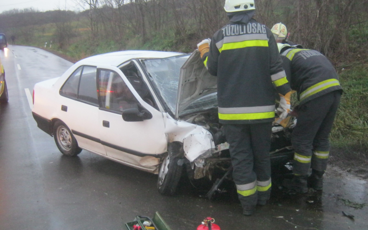 Balesetek, tűzesetek, lakásfelnyitás