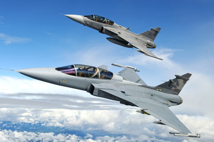 Egy utasszállító repülőgép miatt riasztották a Magyar Honvédség Gripenjeit