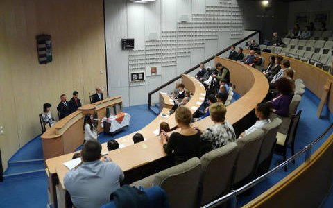 Ösztöndíjasokat köszöntöttek a városházán