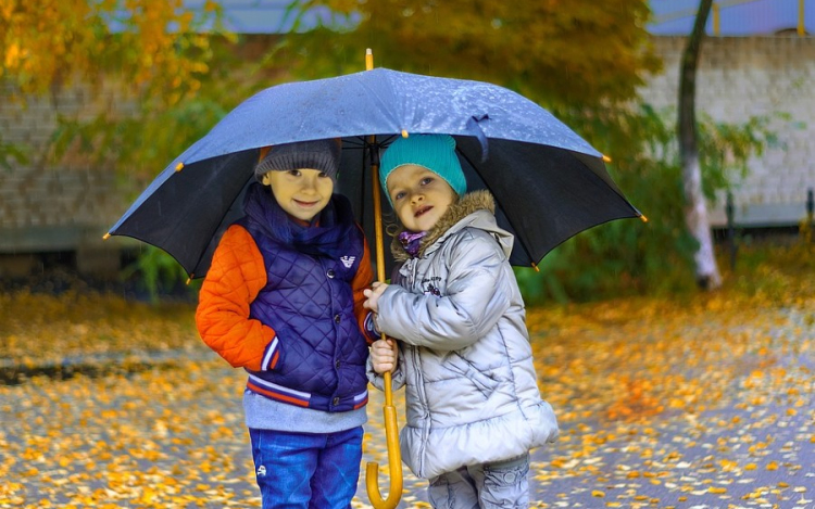 Megélénkül a szél, eső, zápor is lehet.