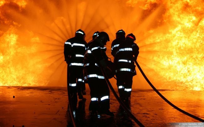 Égő házból mentettek rendőrök és polgárőrök