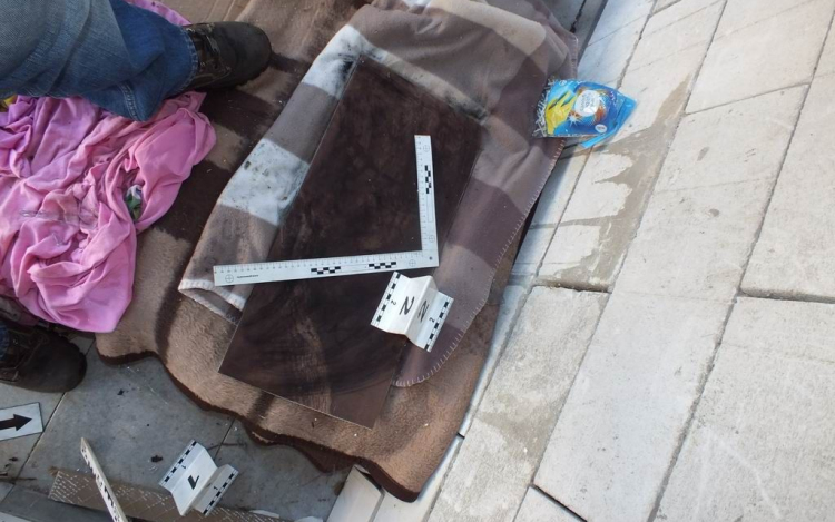 Családi házba tört be