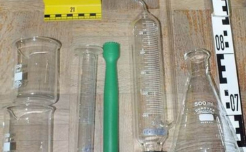 Robbanóanyagokat, robbantószereket készítettek