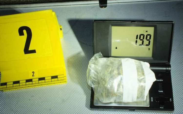 Kábítószer a kocsiban