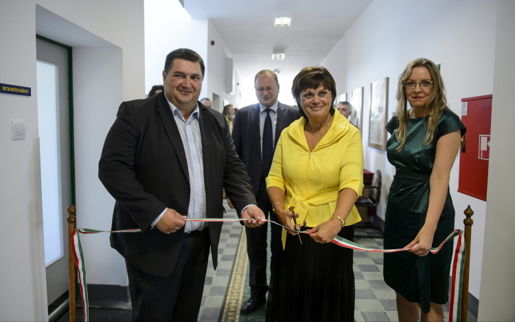 A Nógrád Megyei Levéltár új épületét adták át Salgótarjánban