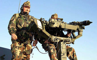 Katonákat toboroznak