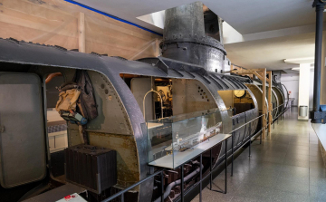 A Balatonban elsüllyedt tengeralattjáró legendája