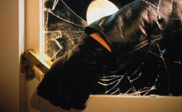 Őrizetben a kállói betörő