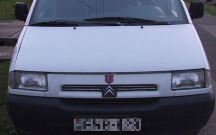 Hamis rendszámmal közlekedett