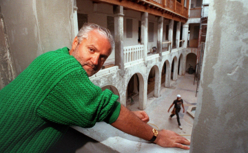 Gianni Versace élete és halála - 1946. 12. 02-án, 77 éve született, minden idők egyik leghíresebb divattervezője
