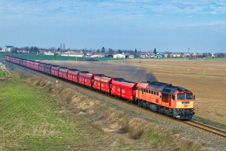 Logisztikai központhoz vezető vasút Bátonyterenyén